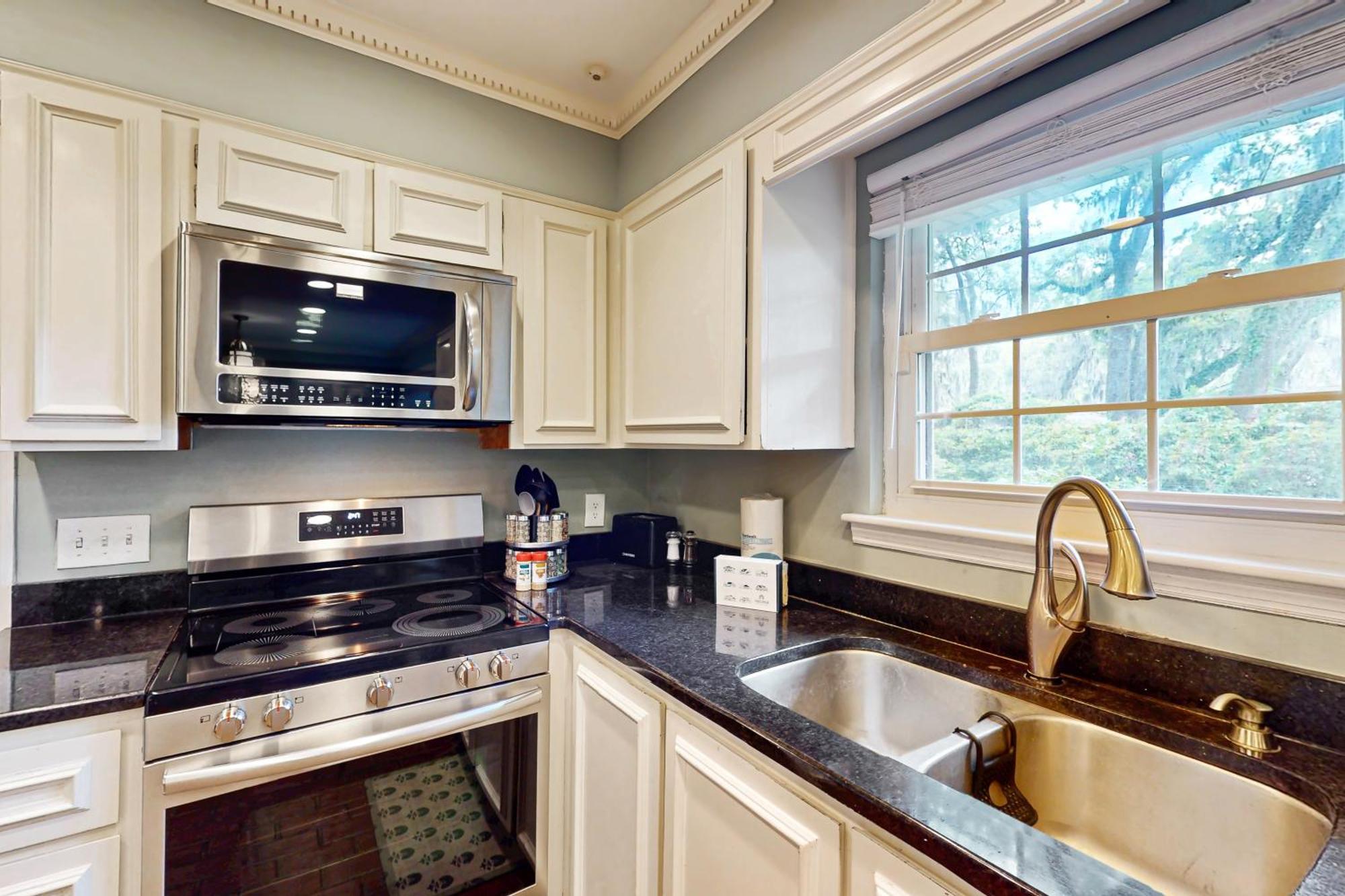 Twin Oaks Holiday home